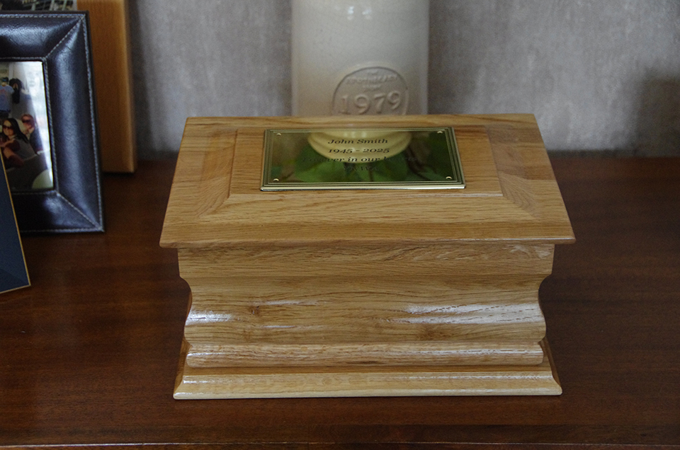 Welland Oak Wooden Ashes Casket - Image 2